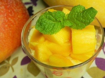 step5: 再放入芒果塊，真是好吃ㄚ~