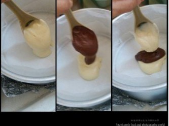 step6: 用湯羹輪流慢慢加入蛋糕盆內，直到倒完兩盆麵糊為止