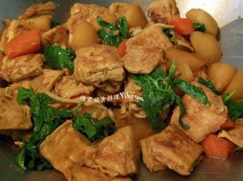 step4: 起鍋前加入九層塔。