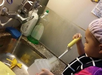 step1: B雪先把雪條模洗淨