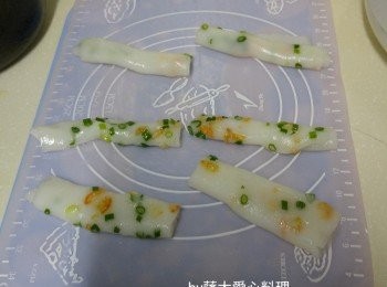 step5: 切成三等份，再卷成腸状。