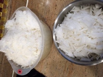 step1: 1)將蘿蔔4/5份量刨絲, 1/5就切條, 其他材料就切粒