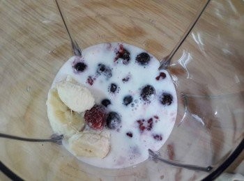 step3: 加入優酪乳即可打成濃稠狀