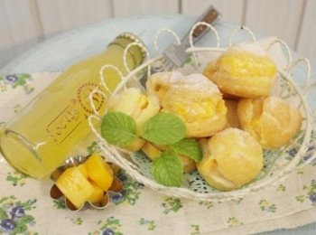 step15: 迷你芒果小泡芙撒上些許糖粉模樣更是可口:)