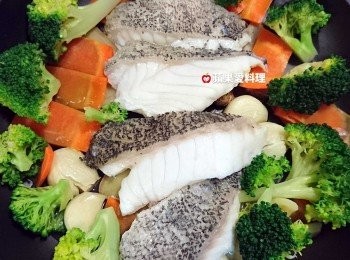 step6: 打開鍋蓋，灑鹽即可。