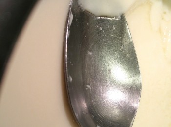 step10: 可利用麵包切割刀,鑊剷或匙羹片出豆腐花。