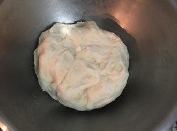 step2: 用手和麵成糰。