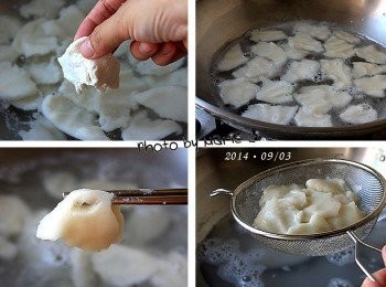 step2: 燒開一鍋水，將糯米糰壓扁後撕成小片狀
下鍋用滾水煮至麵糰浮上水面後再續煮約三分鐘
確定都有熟透了就可撈起來了。

接下來，要將煮熟的糯米糰搗成麻糬
這邊提供兩種方式分享給大家
因為我家裡沒有調理機
所以我試了《手作》與《麵包機》兩種方式‧‧‧