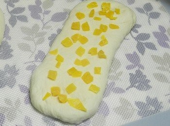 step7: 反過來再橄長橄寬，包入芒果乾