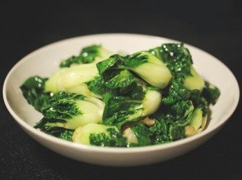 step4: 大約炒一分鐘後加鹽調味即可，如果想吃熟一點的可以多炒一下