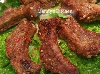 step6: 再撒上少許海鹽和美極兜混即成。