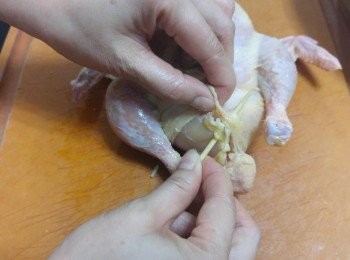 step5: 用竹簽用打八字方式縫上