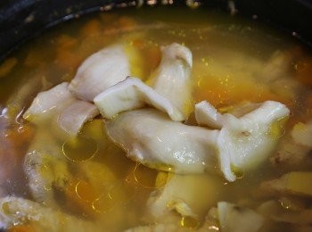 step8: 最後加入花膠煲0.5小時