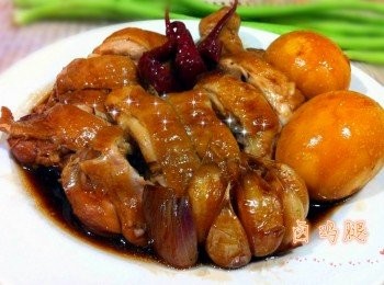 step5: 把雞腿多塊，淋上醬汁即可上座。