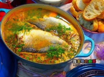 step13: 13.等魚肉熟了之後立即關火，上面灑上一點蒔蘿裝飾，提味。 吃的時候可以擠上一點檸檬汁，提鮮味。