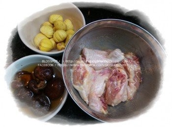 step1: 雞腿洗淨，加入醃料醃約20分鐘或以上。