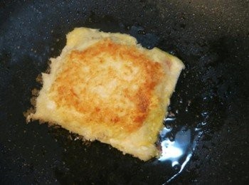 step5: 起油鍋煎炸至兩面金黃