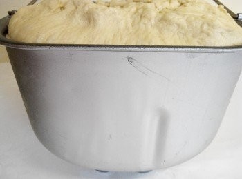 step2: 3、室溫發酵雙倍大，把氣泡打出，麵團置放一旁（10分鐘）