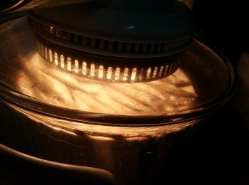 step5: 將<a href="https://cook1cook.com/shop/item/741?utm_source=cook1cook&utm_medium=recipeingredients&utm_campaign=o" target="_blank" data-keyword="多春魚" class="guide-link"><strong>多春魚</strong></a> <span style="display:inline-block;vertical-align:middle;margin-top:-3px;color:initial;border-radius:3px;padding:2px 3px;font-size:12px;line-height:14px;background:#87d300;color:#fff;">即買</span> 放在牛油紙上,用200c高架,每邊波8分鐘至金黃(或用油將魚煎香)