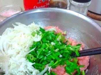 step1: 馅料～预备馅料<span class="group_1">食材</span>