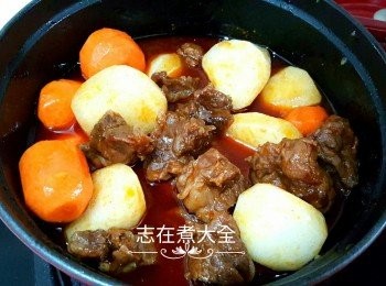 step10: 加入蘿蔔及甘筍件，再炆15分鐘，熄火後焗15分