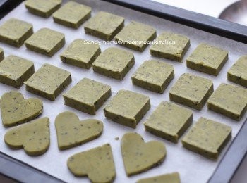 step3: 10.預熱焗爐，以170度焗15分鐘，取出放涼即可。