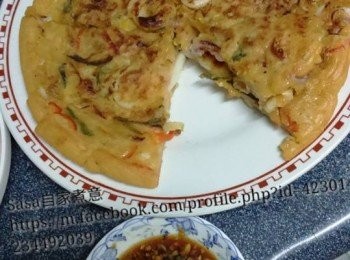 step14: 輕輕倒入碟中，用刀平均切片，配醬汁即可食