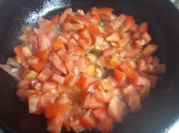 step5: 將所有<span class="group_3">醬汁</span>放入熱鑊中煮至蕃茄溶於<span class="group_3">醬汁</span>中。