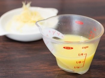 step1: 薑去皮，磨出共 40 毫升薑汁備用。