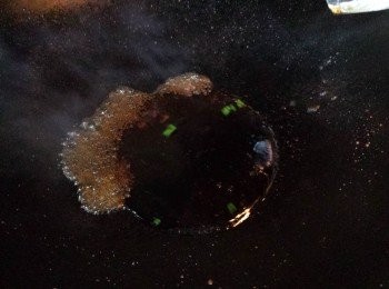 step3: 將鑊燒熱，加入<span class="group_2">醬汁</span>燒滾。