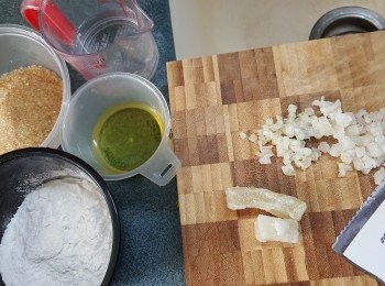step5: 此時可做定餡部份,將糖冬瓜30g切碎