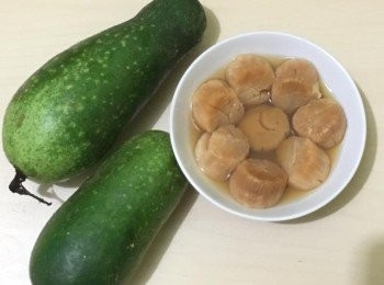 step1: 做法 : 
❤️瑤柱先用食用水放碗浸過夜❤️
已浸過夜瑤柱備用
(瑤柱水留起備用)