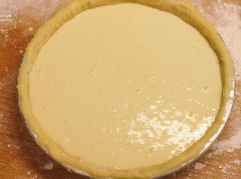 step10: 倒入忌廉芝士後, 放入己預熱170°c 焗爐焗45分鐘
