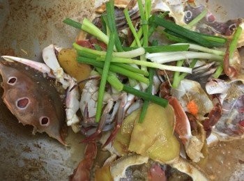 step10: 下蔥炒至乾身即成。