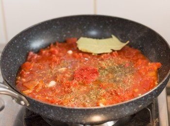 step7: 之後可以加入其他所有材料(除意粉之外)，拌勻