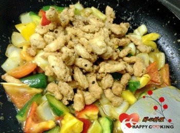 step8: 最後放入蟹腿肉拌炒均勻