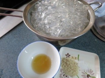 step4: 再用醃粉皮料拌勻粉皮備用(作用是令粉皮有底味)