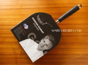 step1: 首先選用米其林明星主廚Gordon Ramsay的鍋具，這是採用Teflon 4星等級的塗層，在耐用度上大大提升。