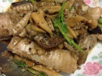 step1: 先將魔鬼魚放汆水後備用