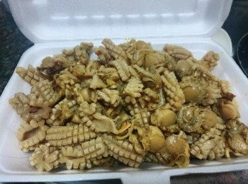 step3: 把密實盒蓋好放到冰箱中, 想要入味一點, 可以放一兩個晚上, 不然幾個小時也可以有美味的醬油帆立貝及界花魷魚囉!!