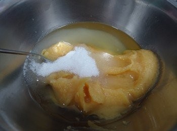 step1: 將西京燒醃醬材料調勻，待20分鐘至糖溶化