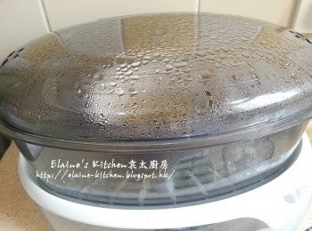 step9: 將豆豉醬放入電蒸鍋內蒸10分鐘至出味