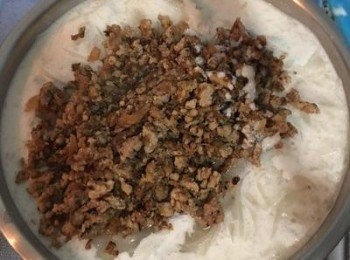 step6: 倒入<span class="group_3">肉燥</span>後拌勻。