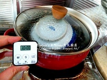 step3: 蓋上蓋轉慢火煮30分鐘