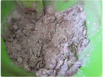 step1: 將所有材料混合均勻, 用手慢慢揉成糰(簡單揉就好) 將所有材料混合均勻, 用手慢慢揉成糰(簡單揉就好)