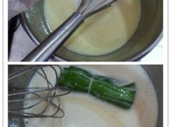 step4: 將蛋和糖混合好后就加入椰漿和班蘭葉《把班蘭葉綁起來》。然後過濾到大碗中~
