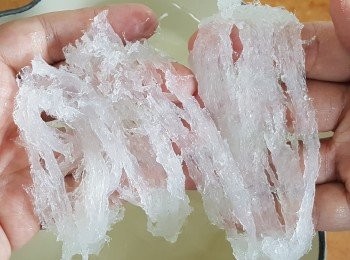 step2: 去除雜質後， 瀝乾備用。