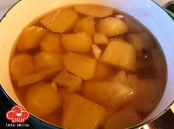 step4: 開大火煲滾後，轉細火煲1小時左右即可飲用