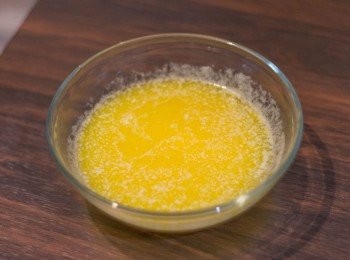 step2: 溶化牛油成溶液備用