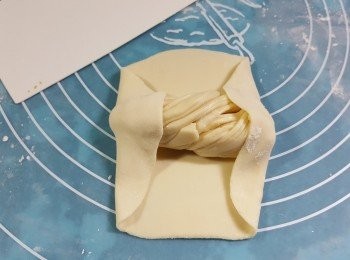 step14: 於兩邊摺向內